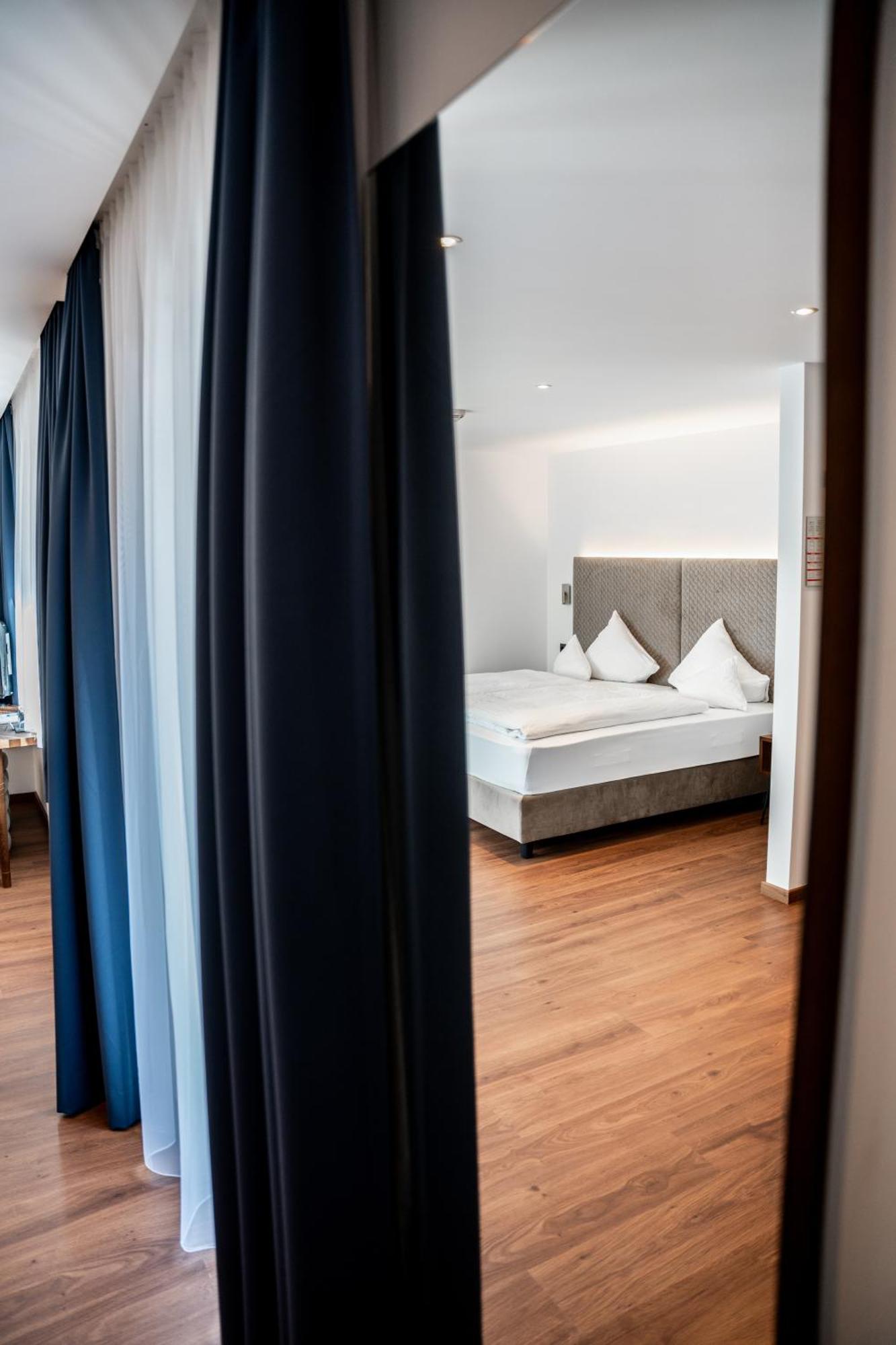 מאיירהופן Hotel Maria Theresia מראה חיצוני תמונה