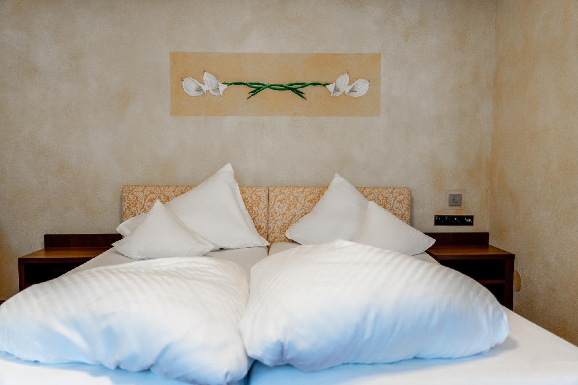 מאיירהופן Hotel Maria Theresia מראה חיצוני תמונה