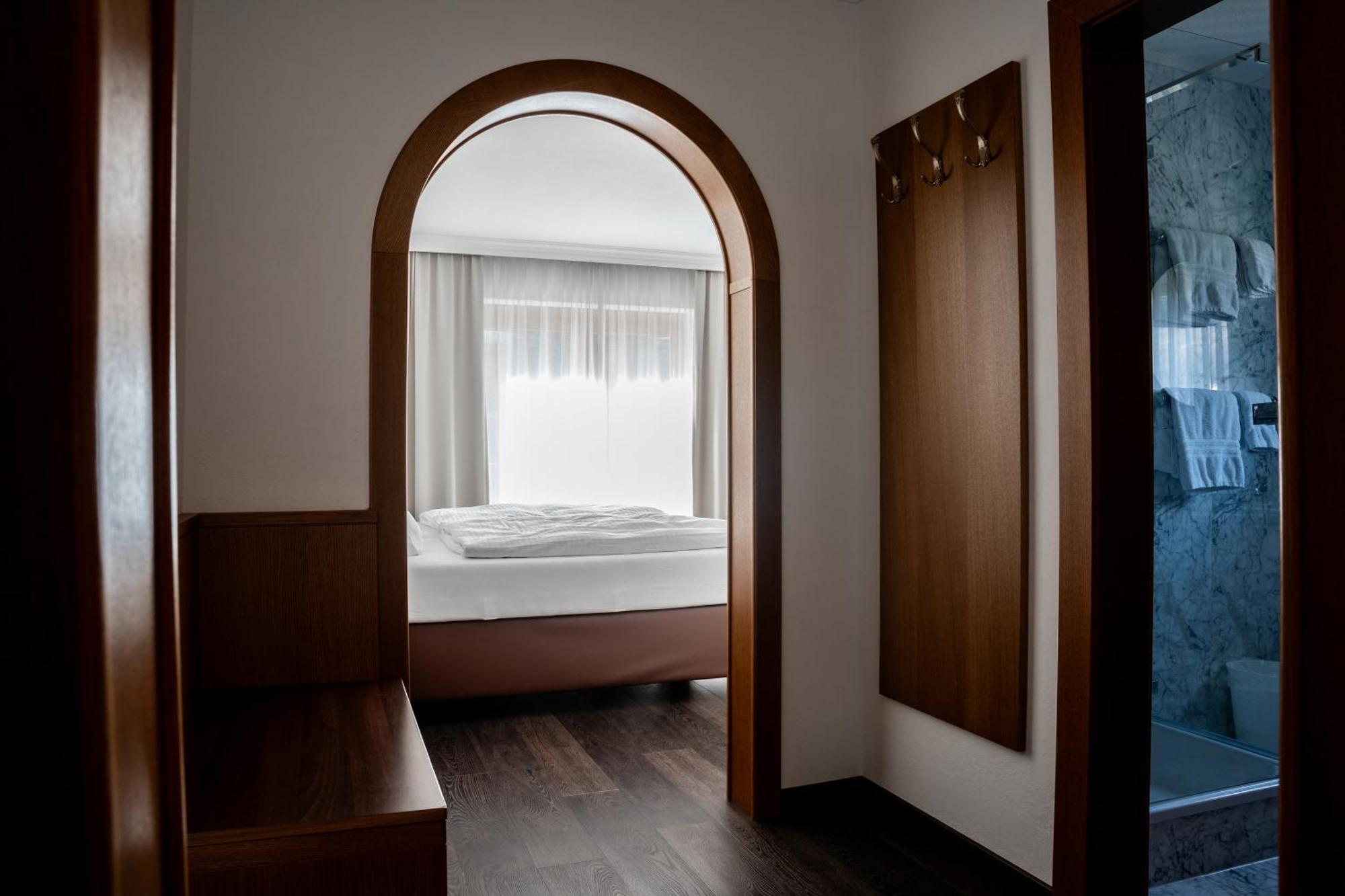 מאיירהופן Hotel Maria Theresia מראה חיצוני תמונה