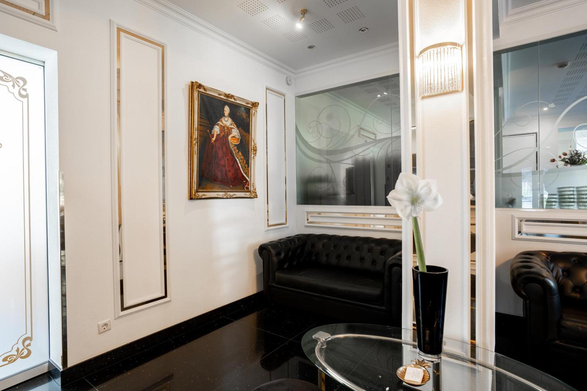 מאיירהופן Hotel Maria Theresia מראה חיצוני תמונה
