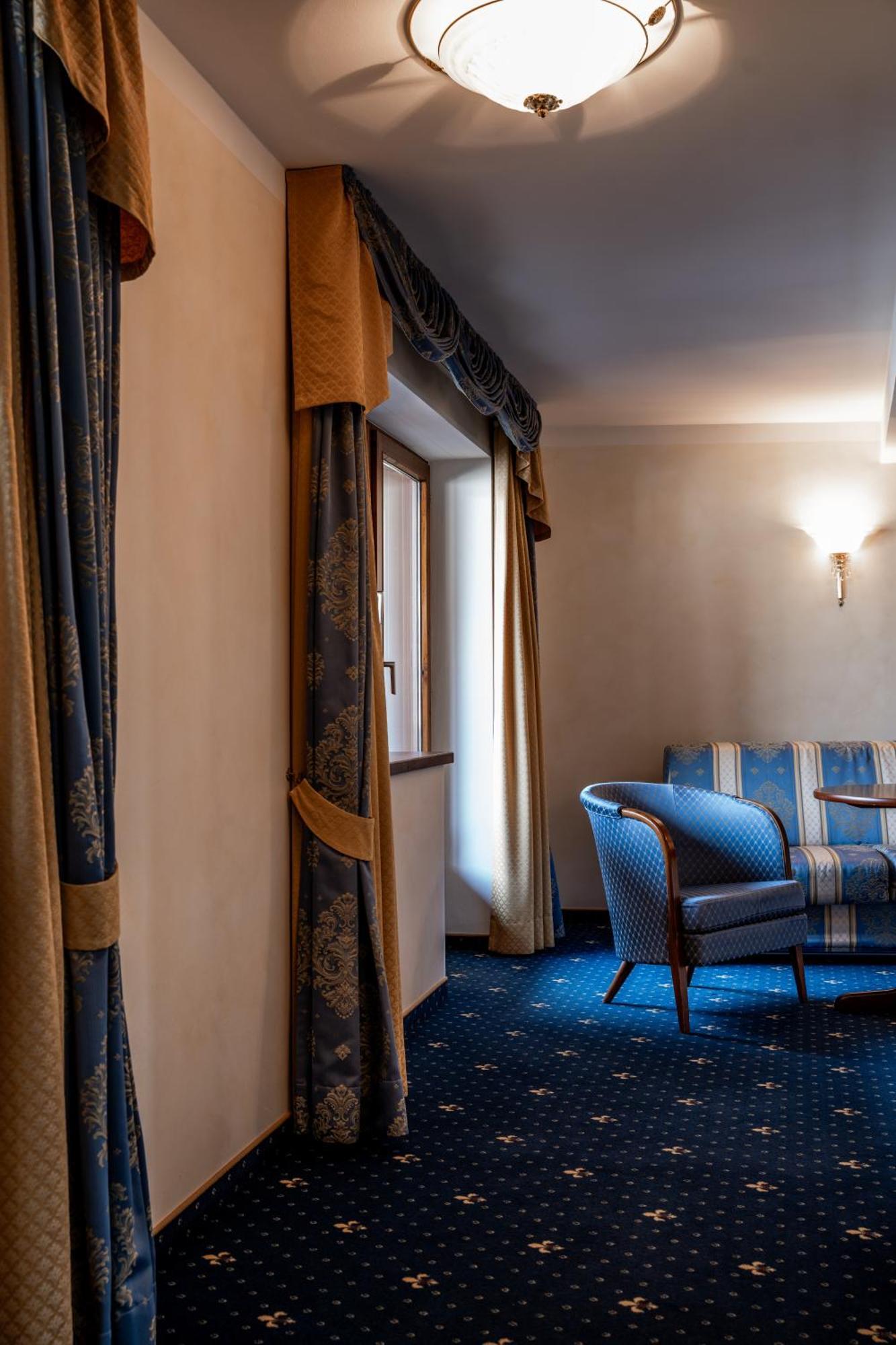 מאיירהופן Hotel Maria Theresia מראה חיצוני תמונה