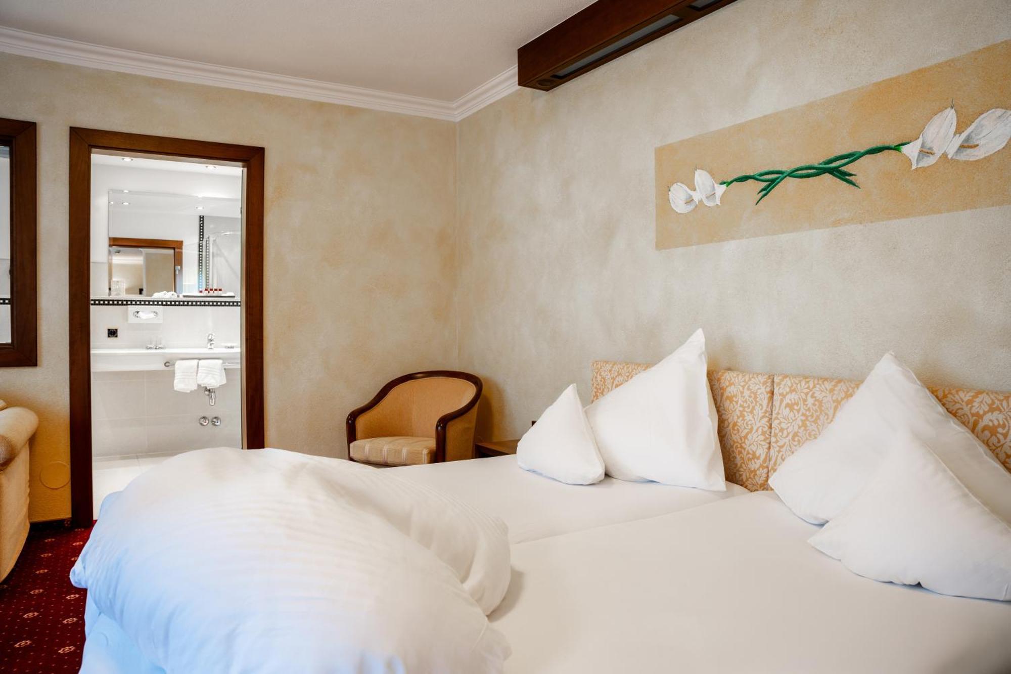 מאיירהופן Hotel Maria Theresia מראה חיצוני תמונה